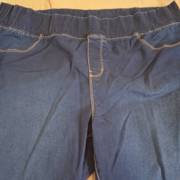 Women's Pull On Demin Jeans Plus Size 24TL Dark Wash Stretch Waist By Avenue - Picture 4 of 16